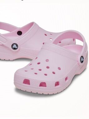 NWT CROCS Kids' Classic Clog in Pink Milk Size 5Y